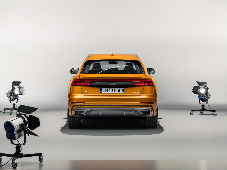  Audi Q8 50 TDI Quattro S-Line 2018 года  (WW) (фото 42 из 63)